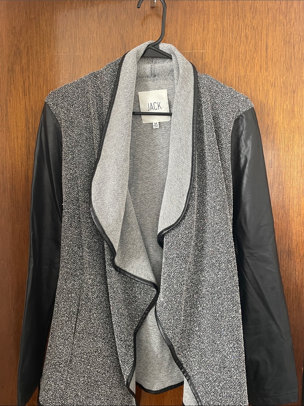 Women’s jacket with leather arms